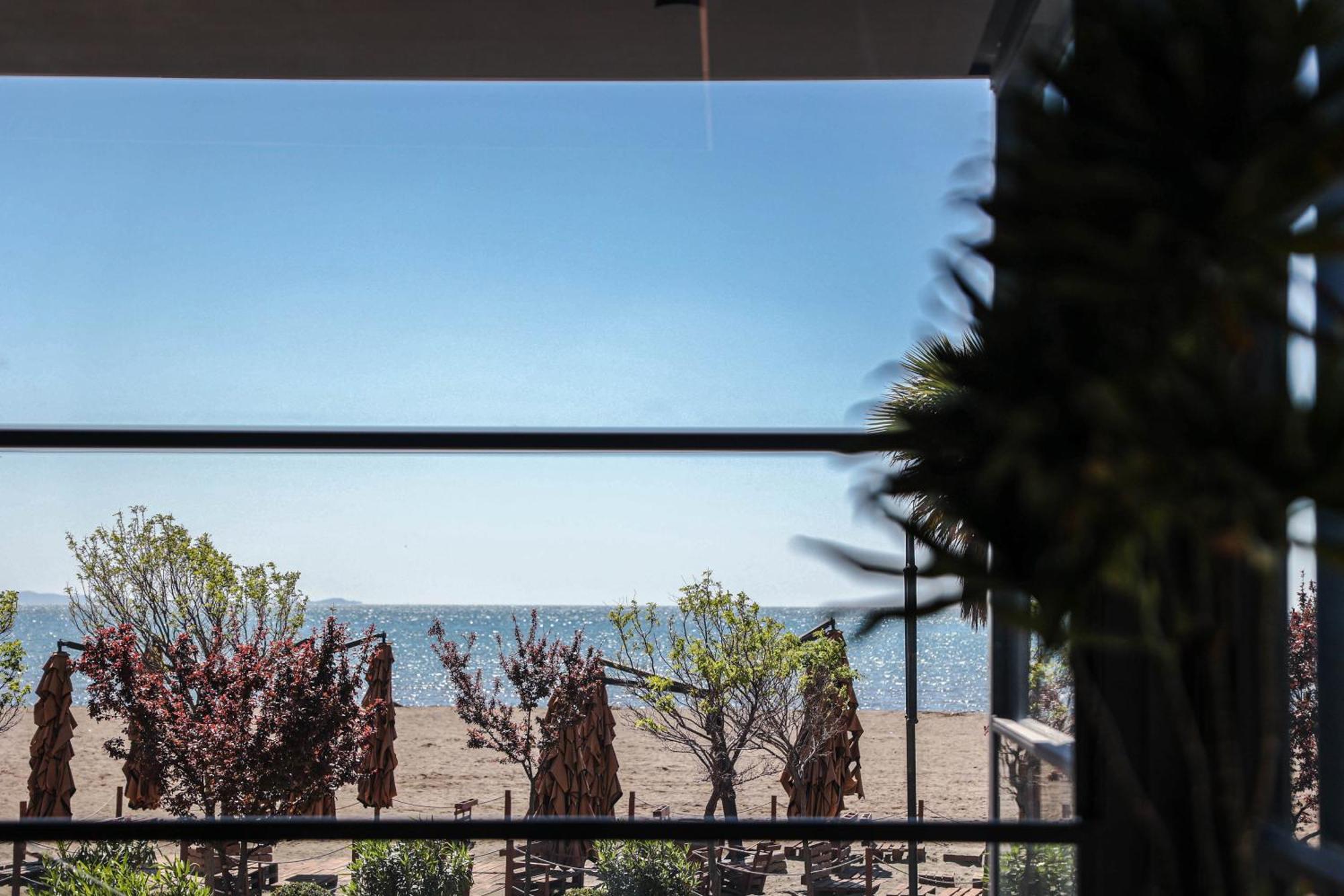 Hotel Frojd - Beach Front Resort Shëngjin Exteriér fotografie