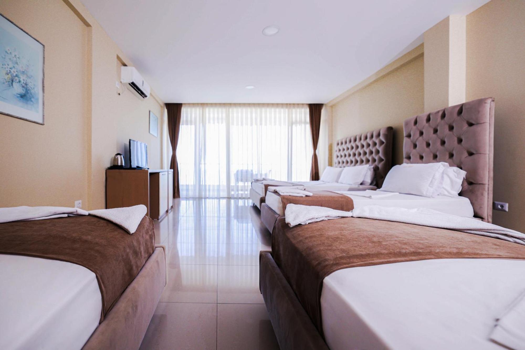 Hotel Frojd - Beach Front Resort Shëngjin Exteriér fotografie