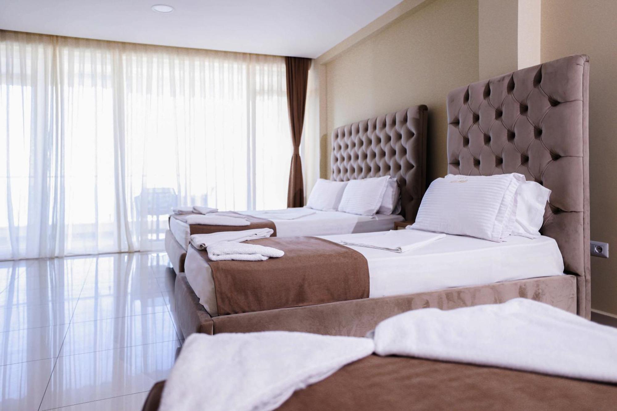 Hotel Frojd - Beach Front Resort Shëngjin Exteriér fotografie