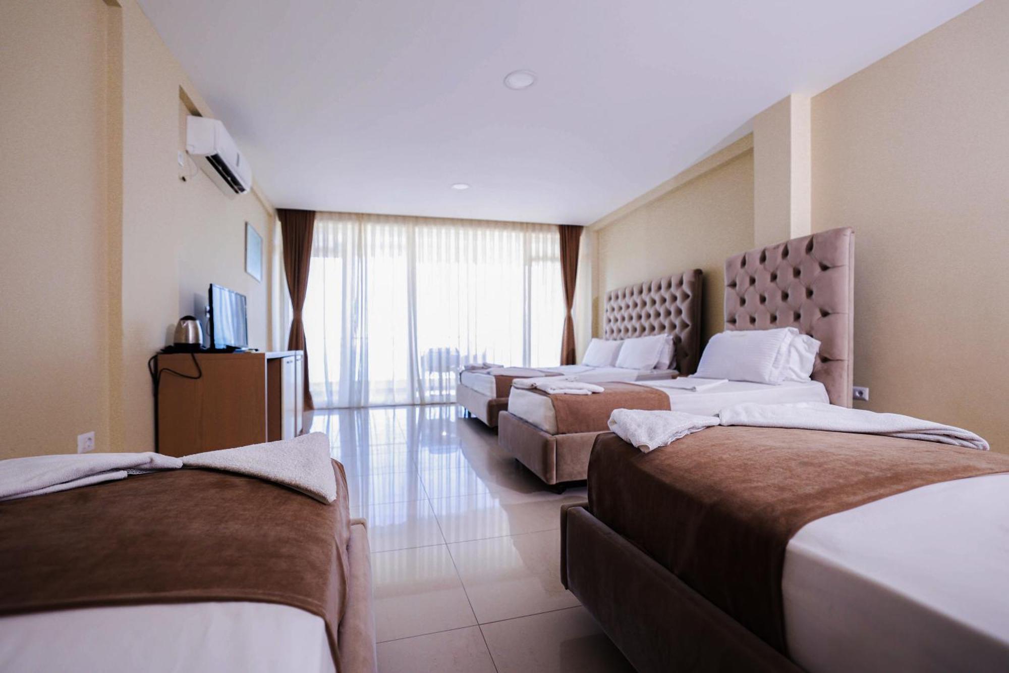 Hotel Frojd - Beach Front Resort Shëngjin Exteriér fotografie